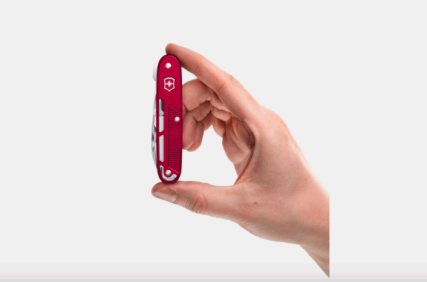 SAK Synergy X in hand
