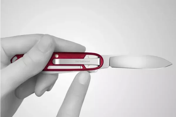 SAK Synergy blade lock