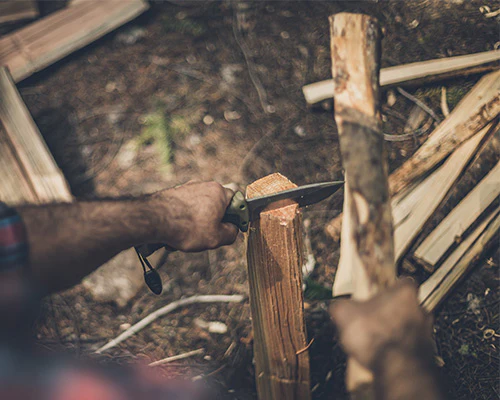 knife baton method - ferro rod - fire start